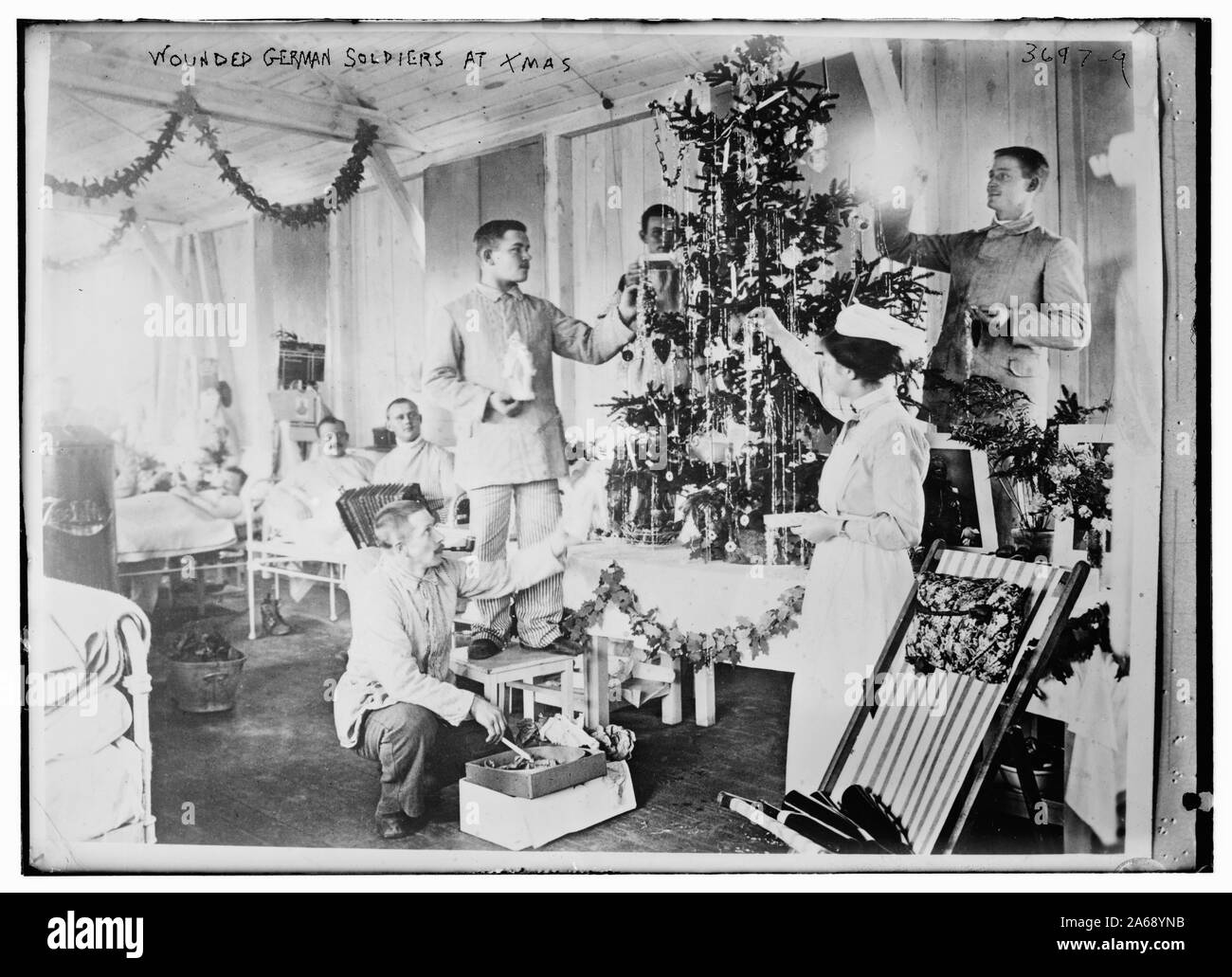 Wounded german soldiers hi-res stock photography and images - Alamy