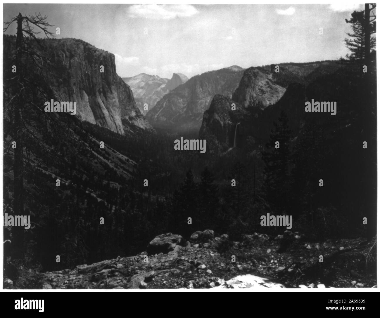 Yosemite Valley Entrance Stock Photo Alamy