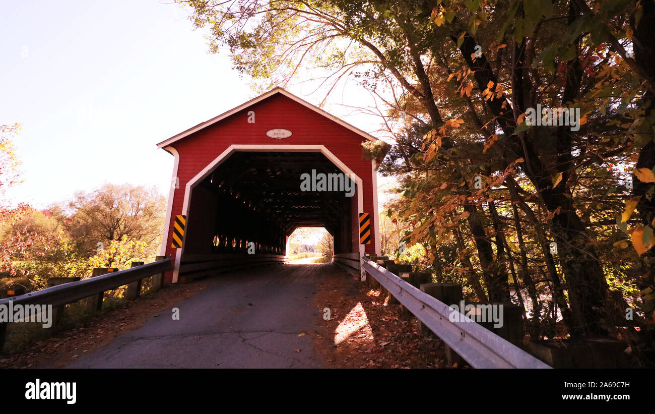Covered bridges quebec hires stock photography and images Alamy