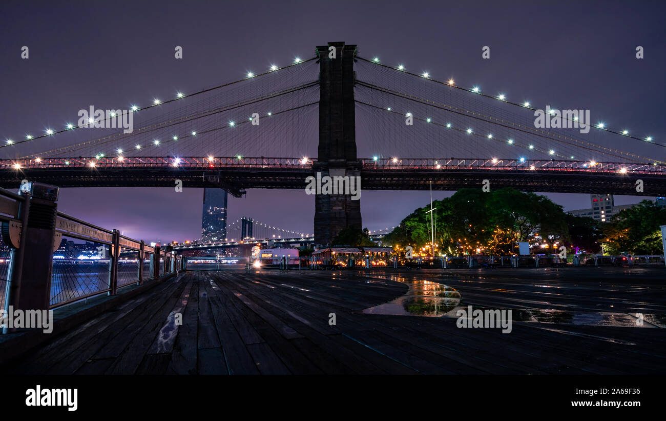 Night views on DUMBO, Brooklyn from Brooklyn Bridge Park Pier 1 Stock