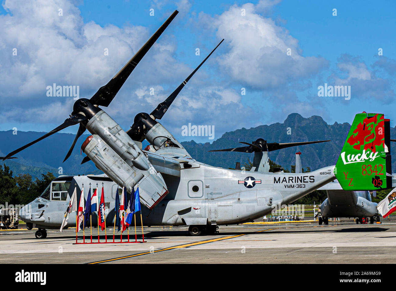 A Mv 22b Osprey With The Marine Medium Tiltrotor Squadron 363 Is Staged For A Change