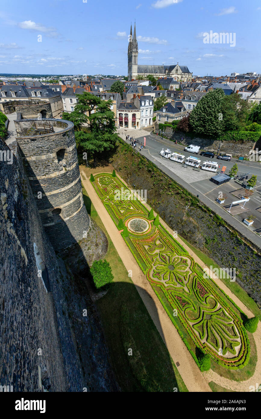 France, Maine et Loire, Angers, Chateau d’Angers, Angers castle, gardens set in the ditches, plants embroideries // France, Maine-et-Loire (49), Anger Stock Photo