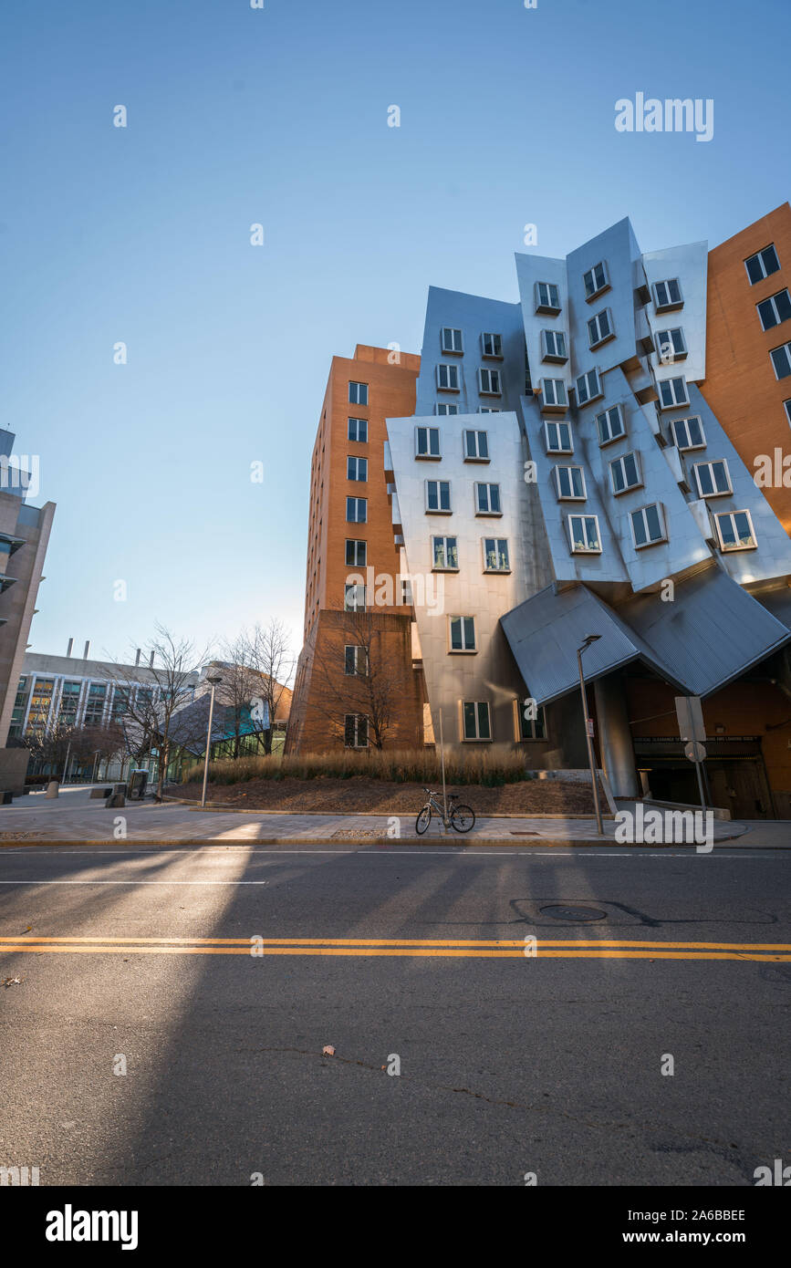 MIT Computational and Systems Biology building, Modern designed building by Frank Gehry in MIT, Boston Stock Photo