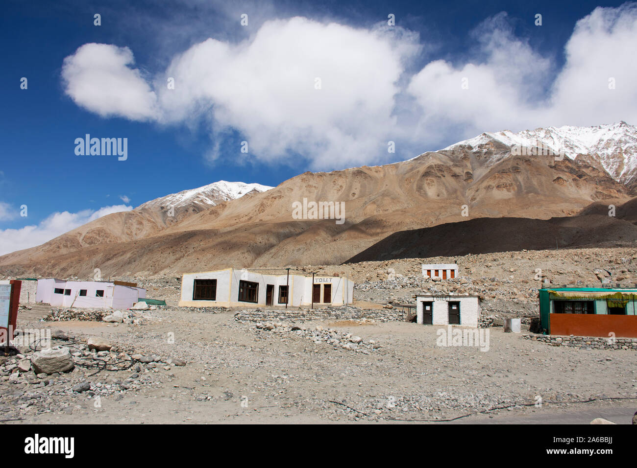 Outdoor Toilet India High Resolution Stock Photography and Images - Alamy