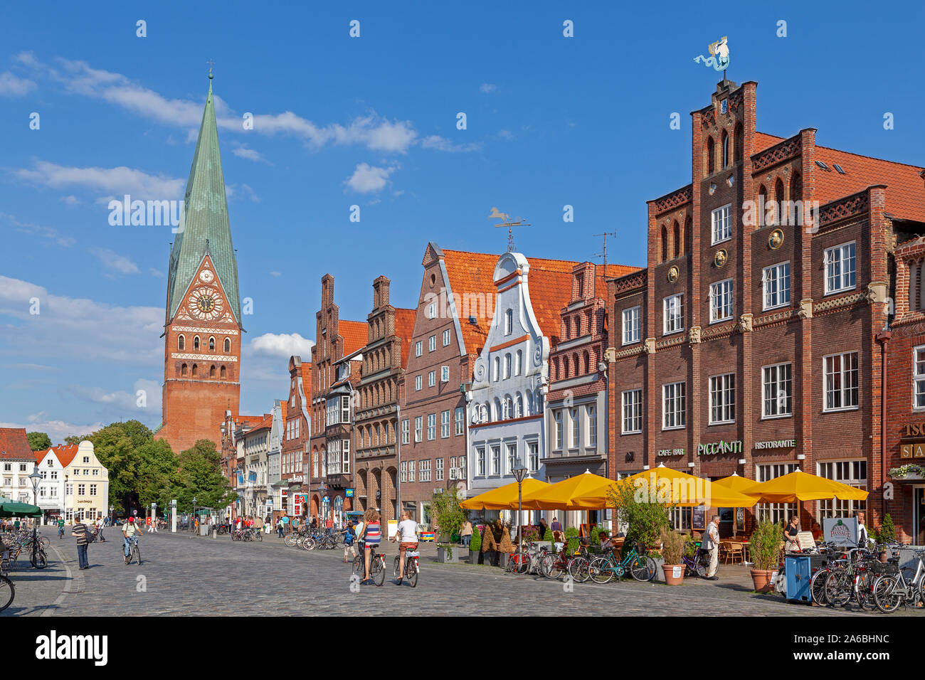 Johannis Church and the square Am Sande in Lüneburg, Lower Saxony, Germany. Stock Photo