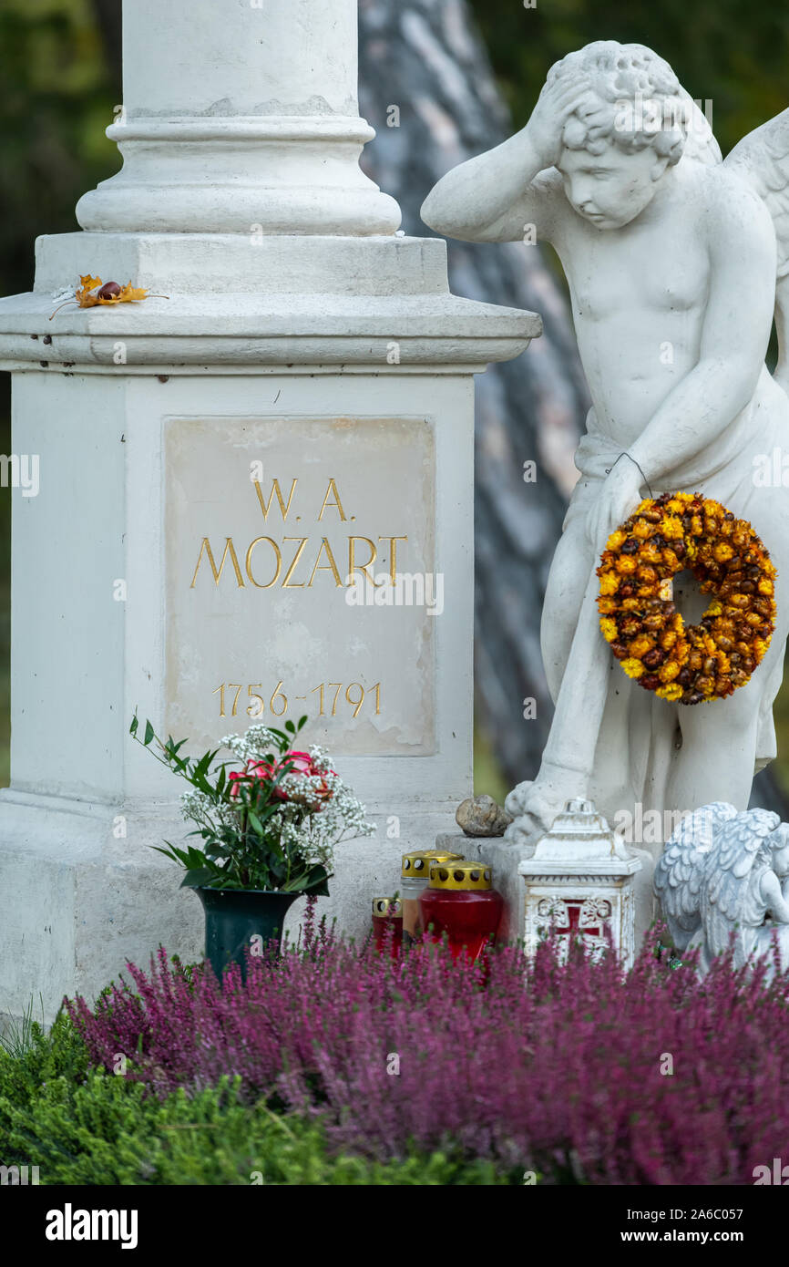 Mozart grave hires stock photography and images Alamy