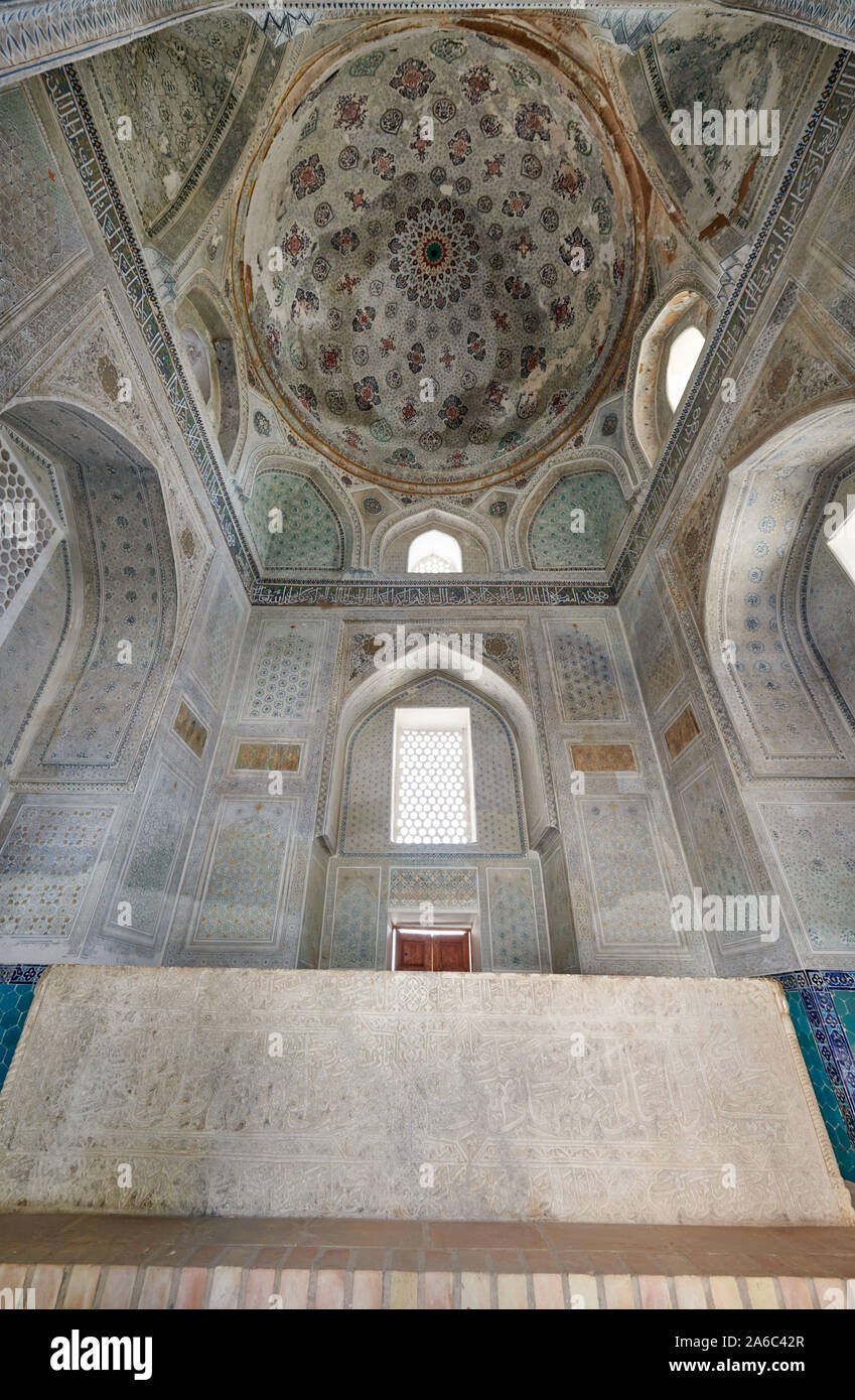 Innenaufnahme des Gumbazi Saidon und Sheikh Shamsiddin Kulol Mausoleum, Dorut-Tilavat-Komplex und Gök-Gumbas-Moschee, Shahrisabz, Usbekistan, Zentrala Stock Photo