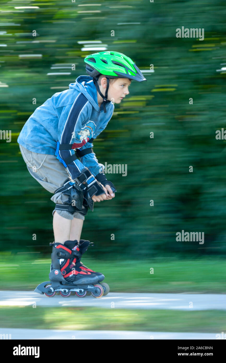Inlineskates helmet hires stock photography and images Alamy