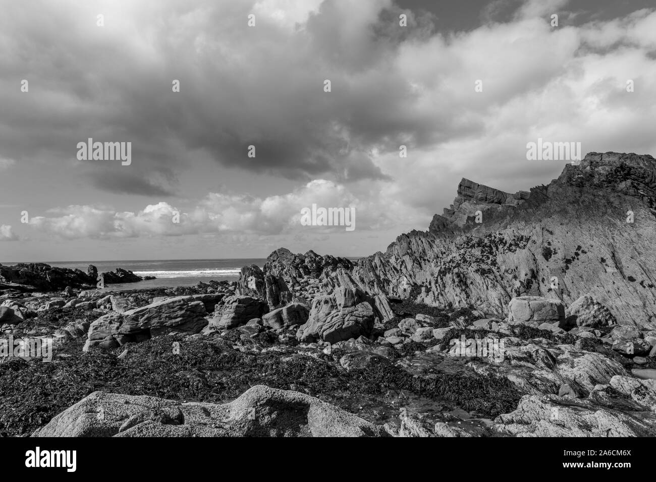 Cornwall rugged coastline Black and White Stock Photos & Images - Alamy
