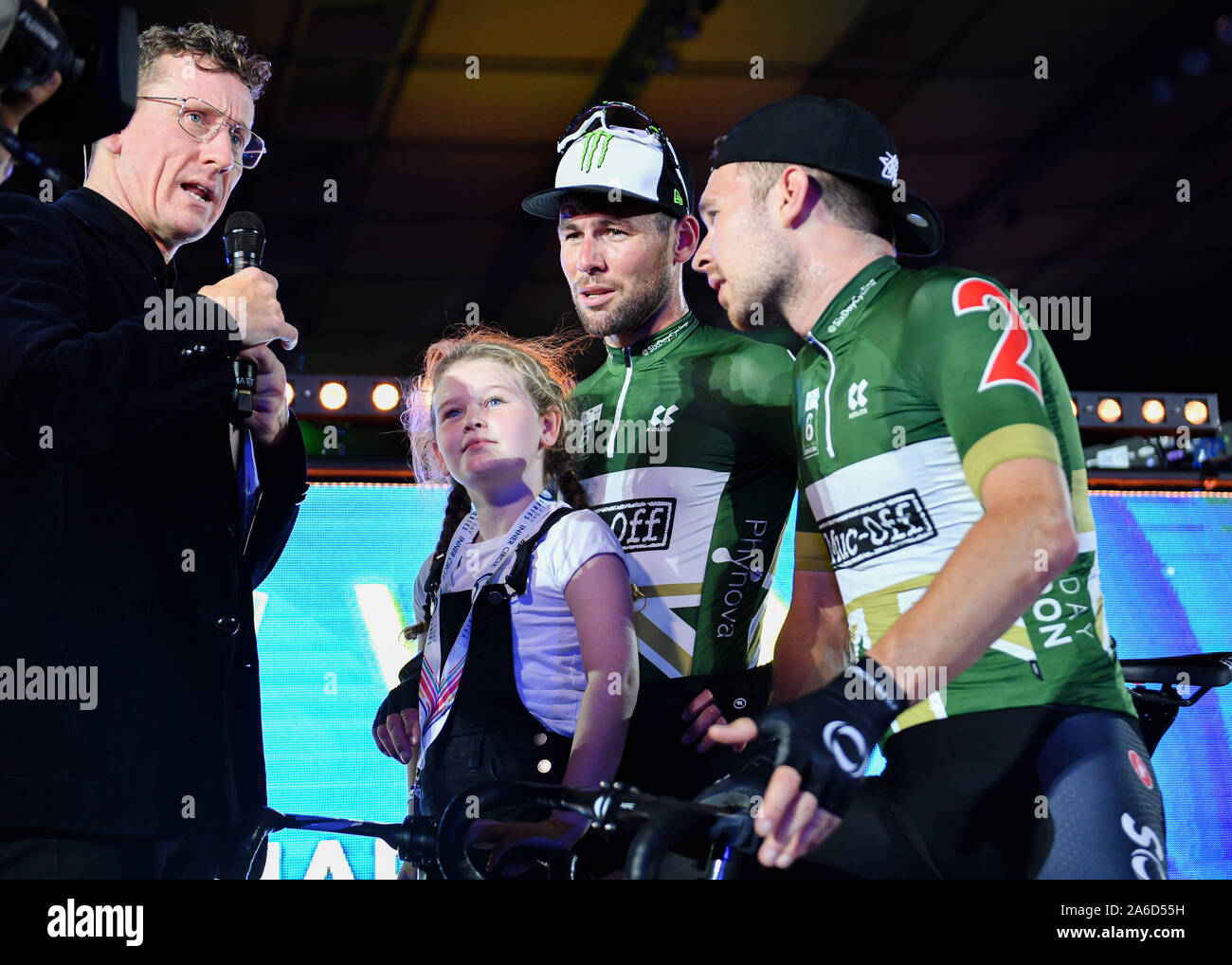 LONDON, UNITED KINGDOM. 25th Oct, 2019. Mark Cavendish and his daughter, and team mate Owain Doull of Great Britain was interviewed after winning of the 20 minutes Madison Chase during Day 4 of Six Day London 2019 at Lee Valley VeloPark on Friday, October 25, 2019 in LONDON, UNITED KINGDOM. Credit: Taka G Wu/Alamy Live News Stock Photo