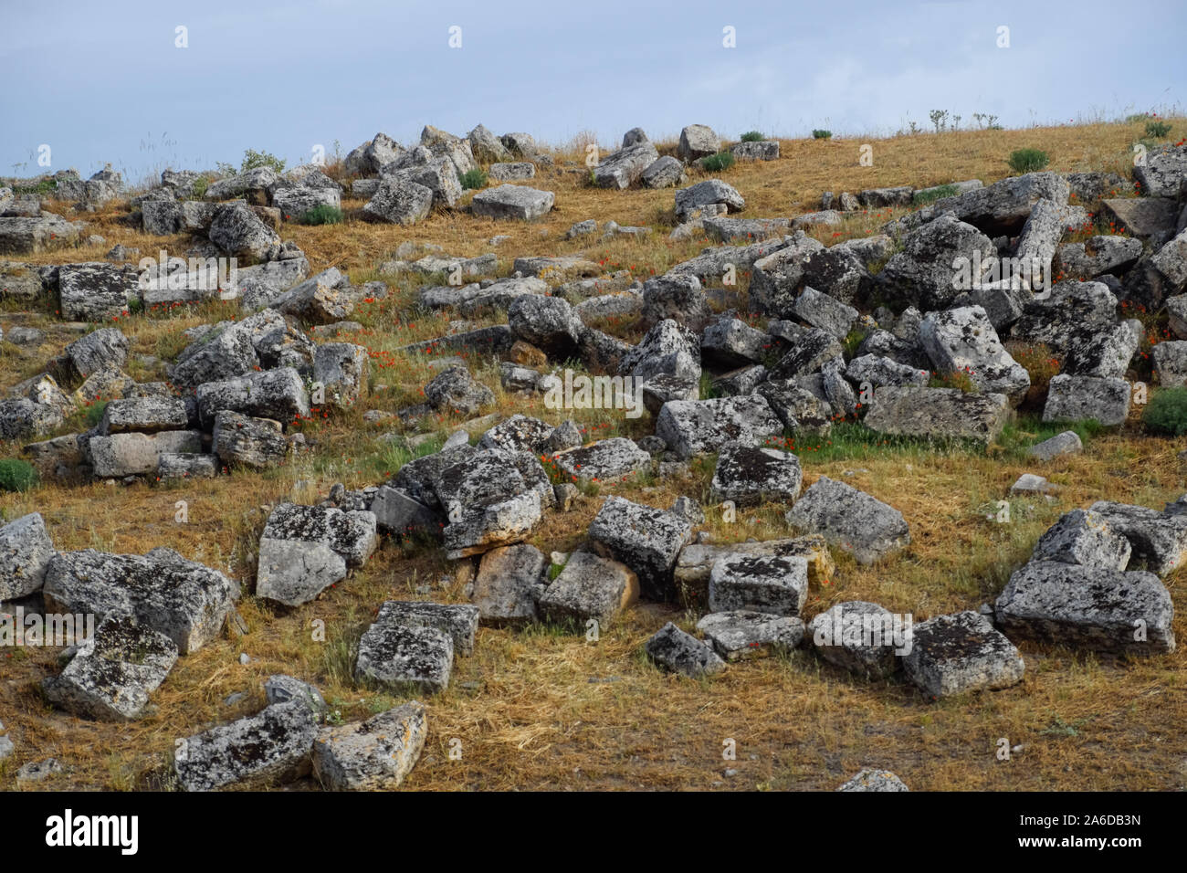 Huge collapsed blocks hi-res stock photography and images - Alamy