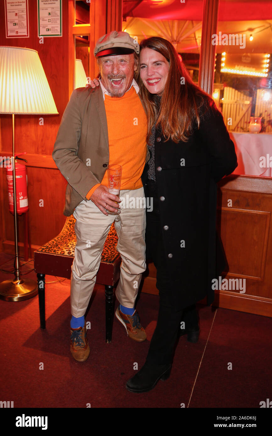 Berlin, Germany. 25th Oct, 2019. 25.10.2019, Berlin: Claus Theo Gaertner and Mrs. Sarah Wuergler as guests at the premiere of the play 'Die 5 glorreichen Sieben' in the bar 'Jeder Vernunft'. Credit: Gerald Matzka/dpa-Zentralbild/ZB/dpa/Alamy Live News Stock Photo