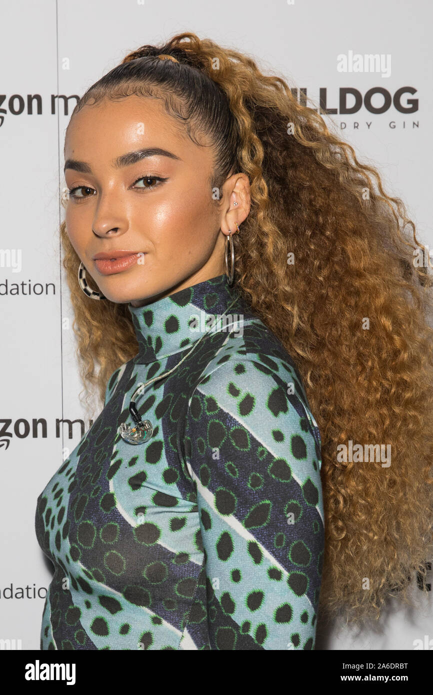 London, UK. 25th Oct, 2019. Ella Eyre attends the Notion Magazine and Bulldog Gin as it celebrates 85 issues and 15 years of music at Troxy in London. Credit: SOPA Images Limited/Alamy Live News Stock Photo