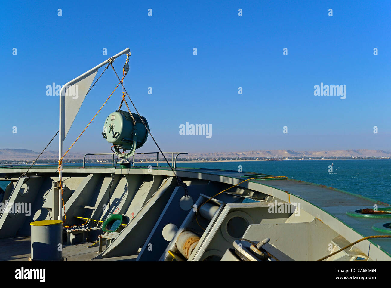 suez canal near km 114, egypt 2015.12.01 forecastle of northbound