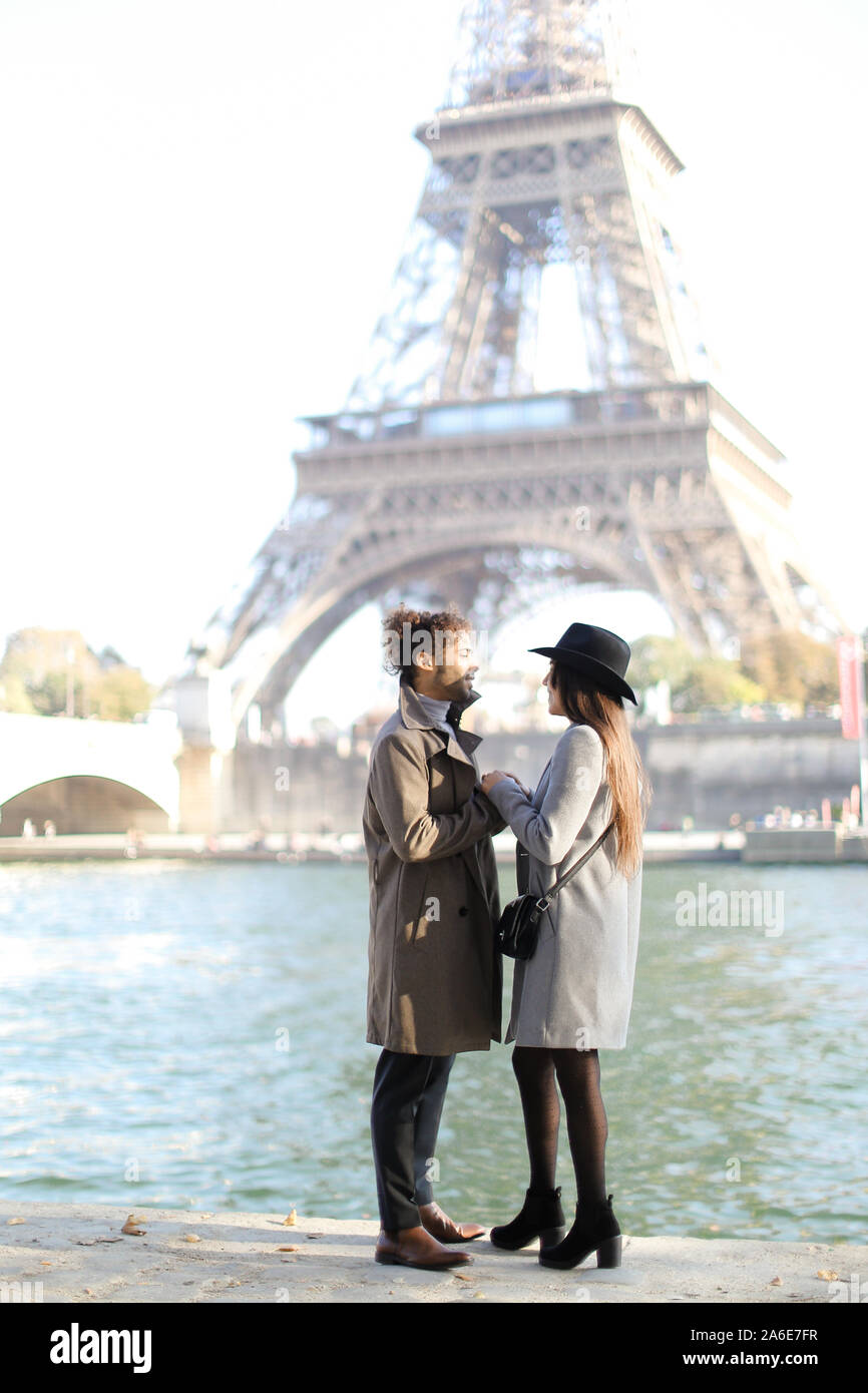 YUSDECOR Ville Européenne Paysage France Paris Tour Eiffel Couple