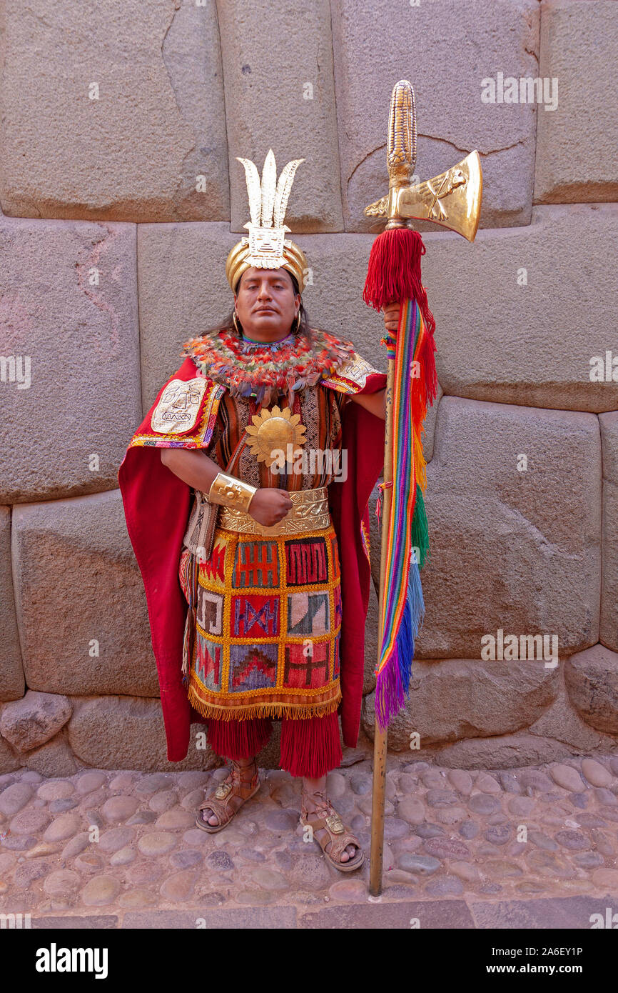Inca clothing hi-res stock photography and images - Alamy