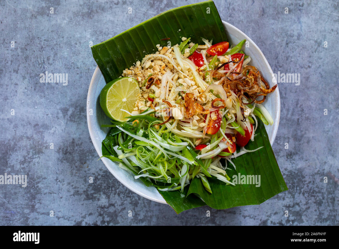 Traditional Thai green papaya salad Stock Photo Alamy