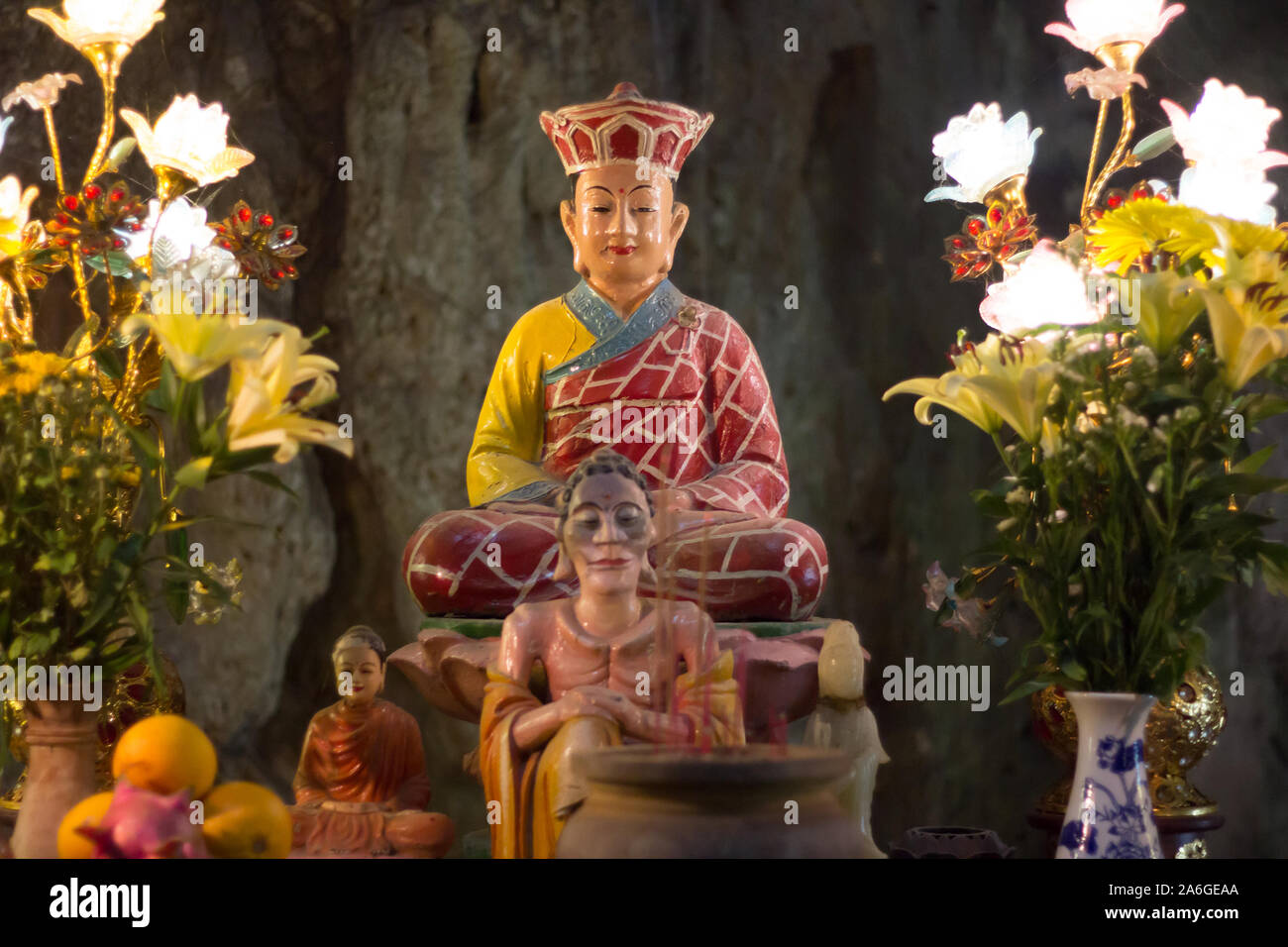 Chinese Temple Altar High Resolution Stock Photography and Images - Alamy