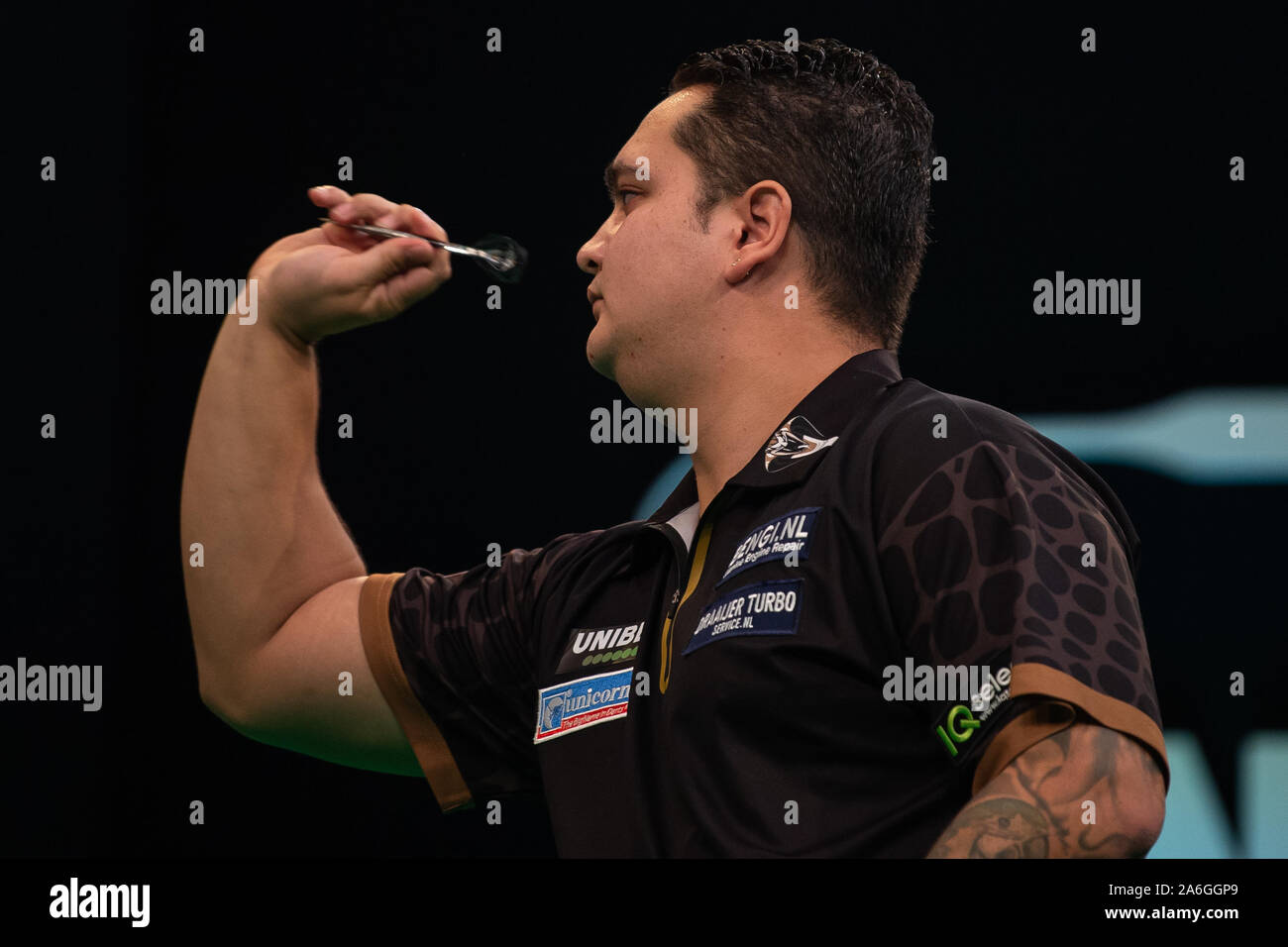 Gottingen, Germany. 26th Oct, 2019. 26 October 2019, Lower Saxony,  Göttingen: Darts: PDC European Championship, 2nd round in the Lokhalle.  Jeffrey de Zwaan from the Netherlands throws the arrow in the match