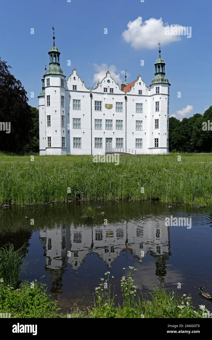 Ahrensburg Castle in Schleswig-Holstein, Germany Stock Photo - Alamy