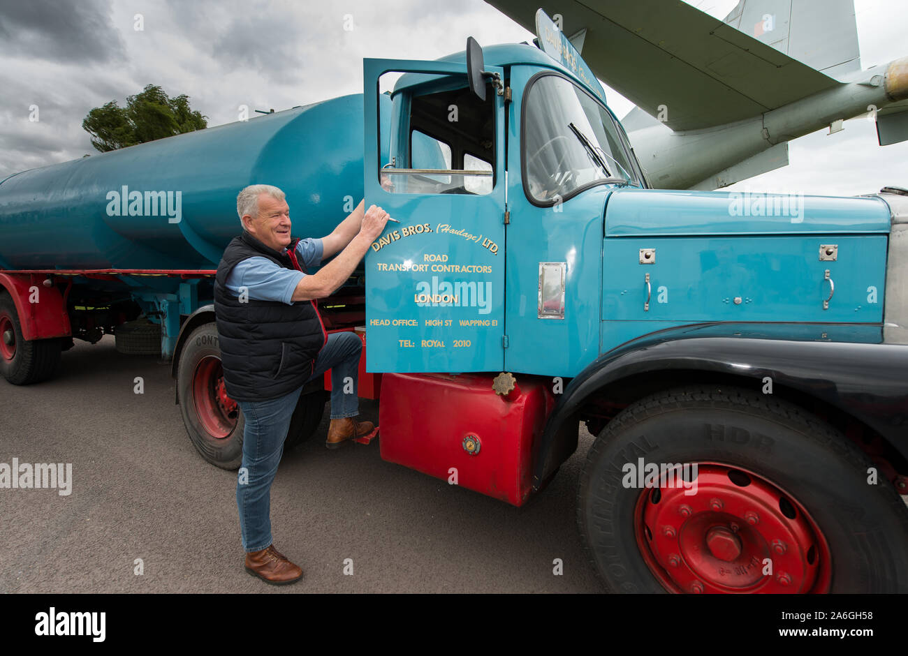 An old Davis Bros Haulage Lorry, a former transport contractor vehicle
