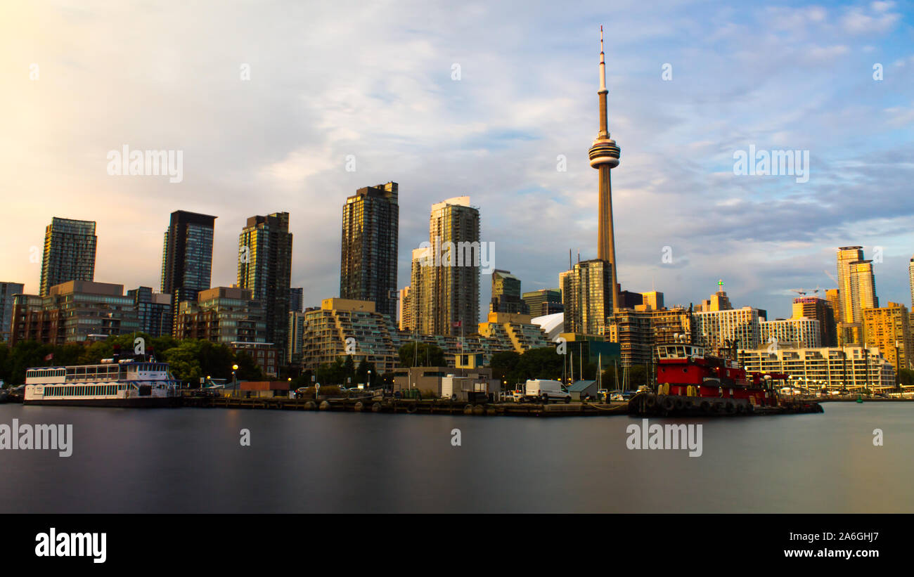 Toronto Skyline at sunset Stock Photo - Alamy
