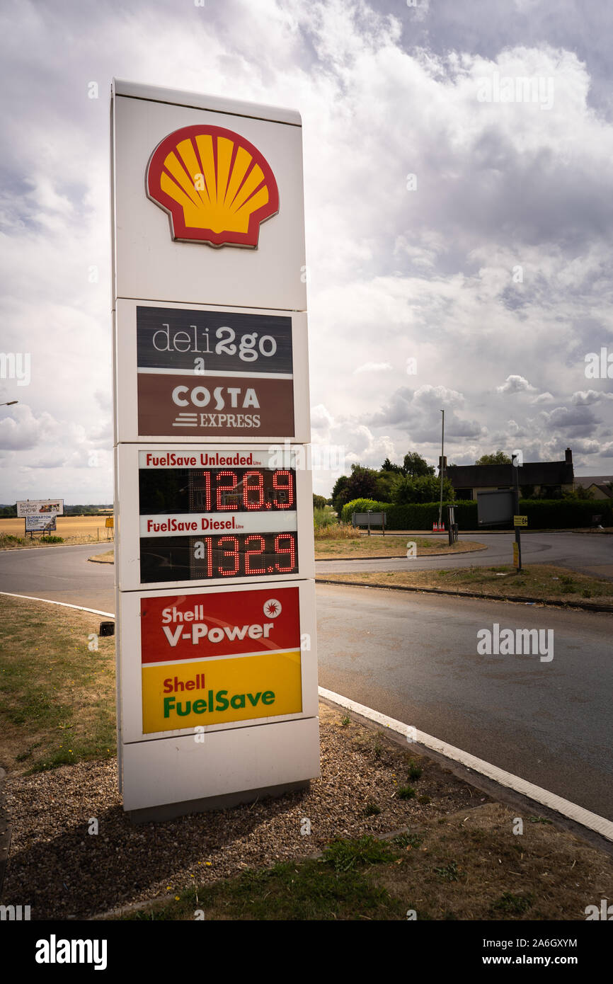 Fuel Pumps at the Shell Petrol Station, Selling V Power petrol and Diesel,  Shell fuel save unleaded and fuel save diesel Stock Photo - Alamy