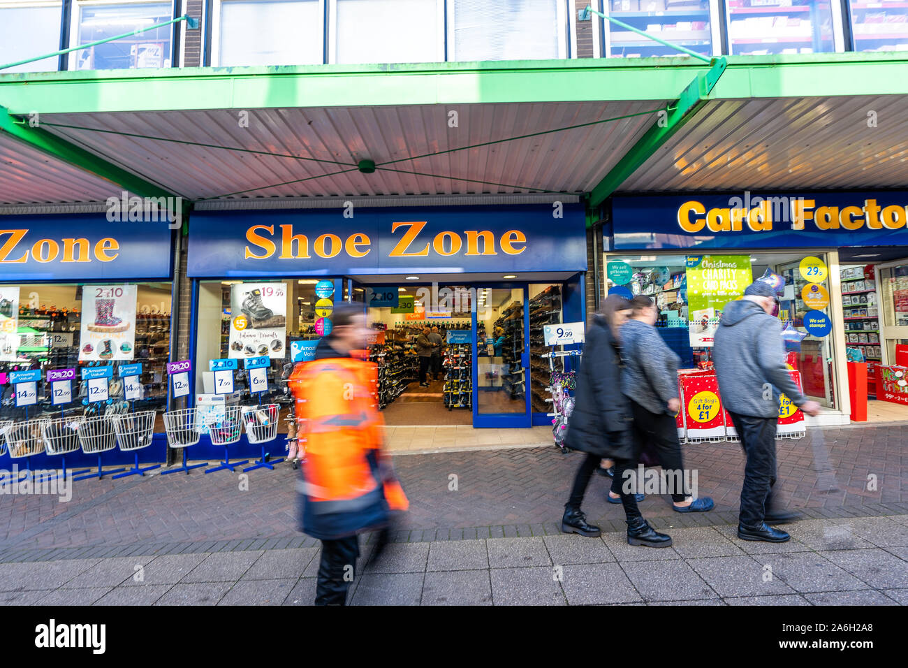 boys slippers shoe zone