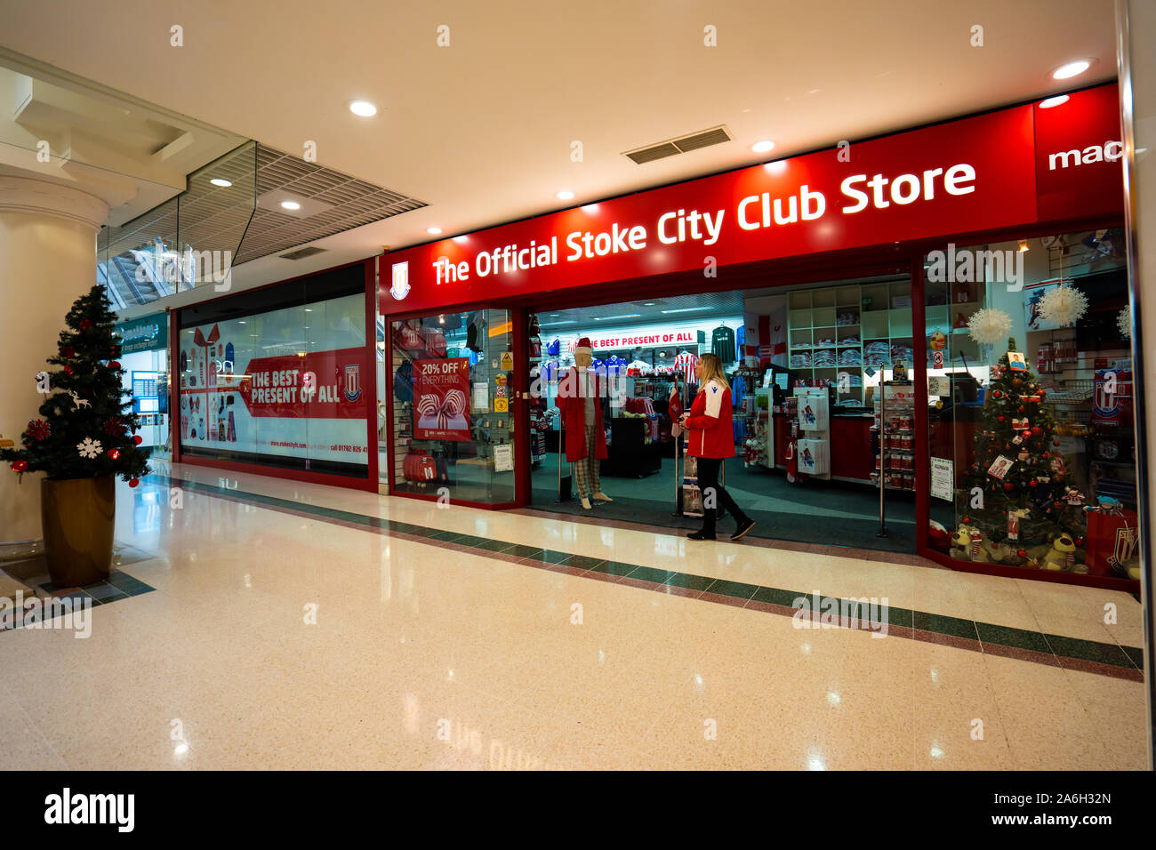 Club Shop Football High Resolution Stock Photography and Images Alamy