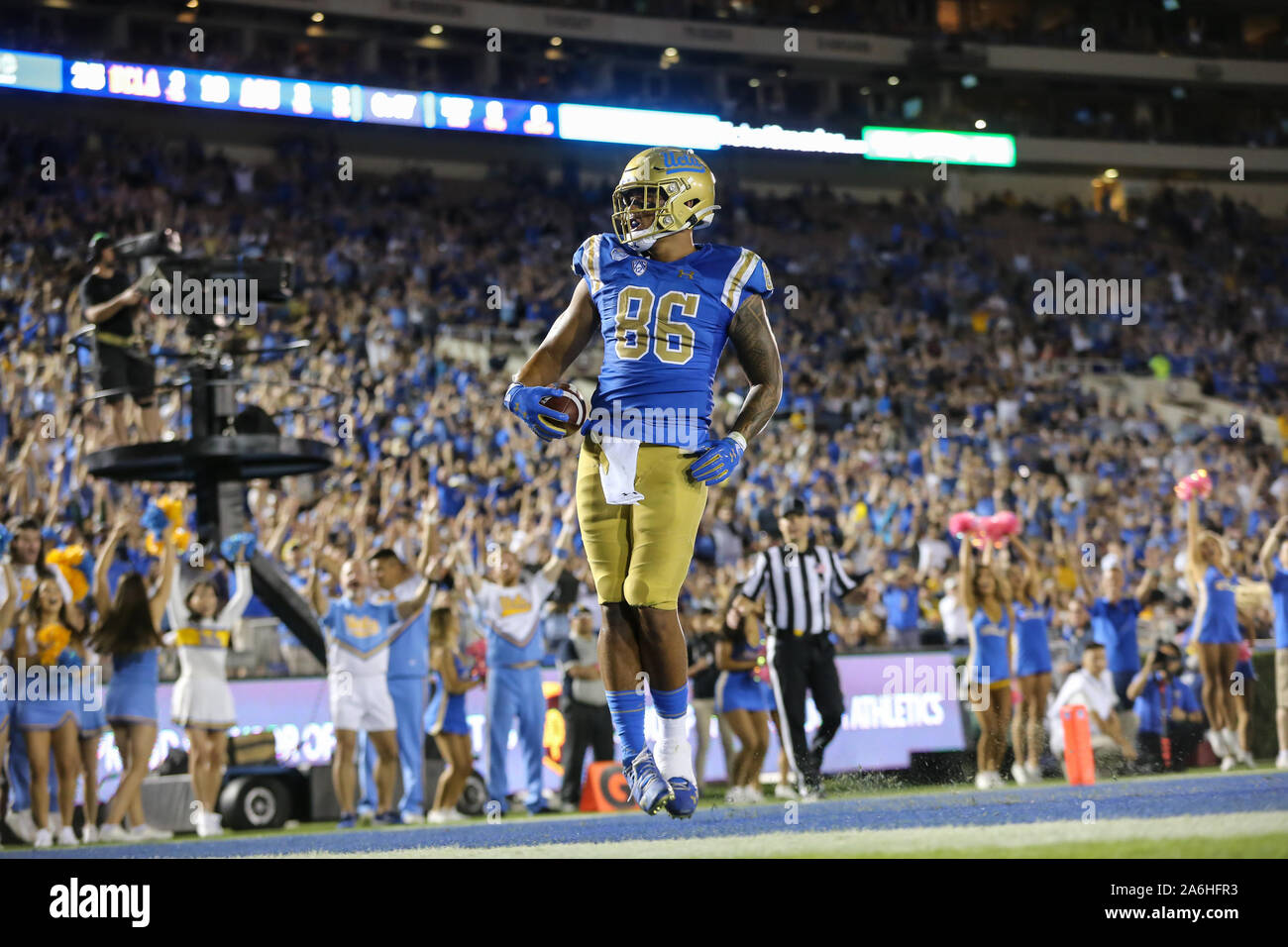 Pasadena CA. 26th Oct, 2019. UCLA Bruins tight end Devin Asiasi #86 catches a touchdown during the Arizona State vs UCLA Bruins at the Rose Bowl in Pasadena, Ca. on October 26, 2019 (Photo by Jevone Moore). Credit: csm/Alamy Live News Stock Photo