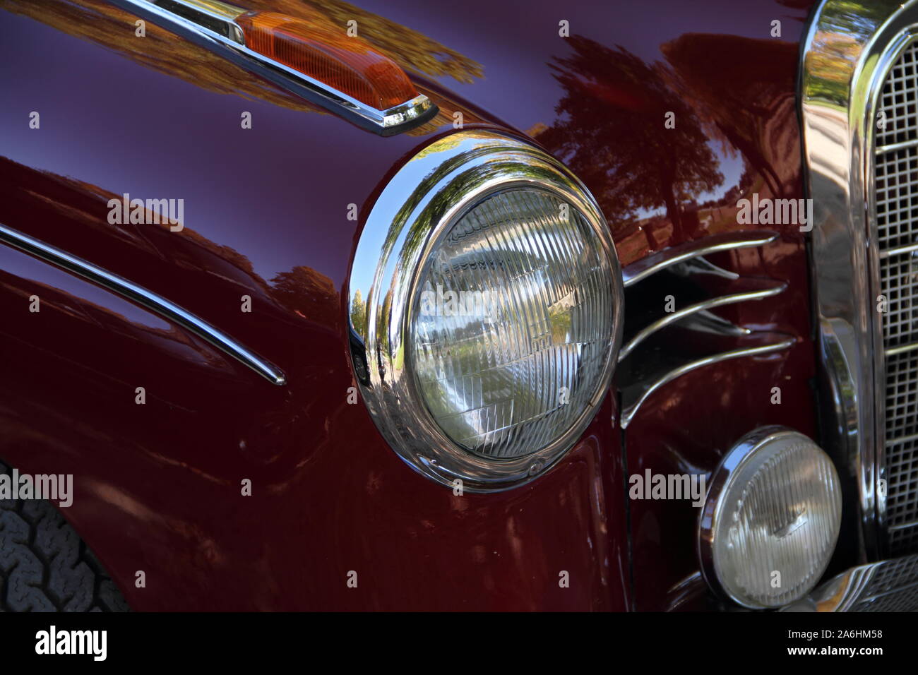 a headlight of a vintage car Stock Photo - Alamy