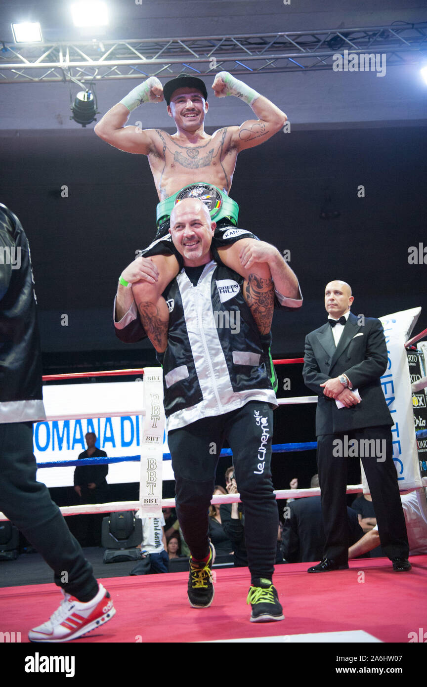 Vittoria Of Michael Magnesi Che Conserva The Titolo Internazionale Wbc 