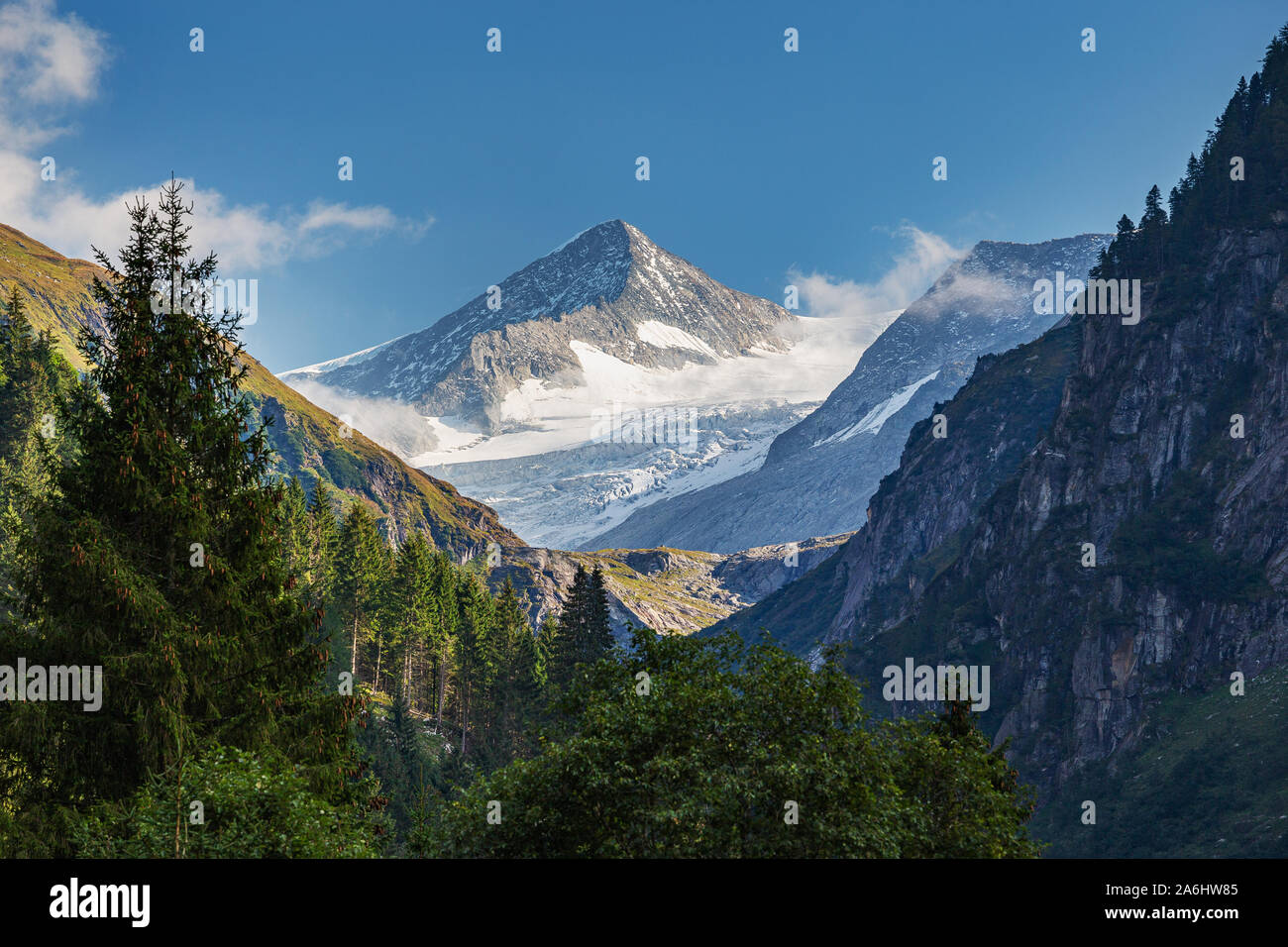 Untersulzbach valley. Großvenediger massif in Venediger group. Glacial alpine valley. Hohe Tauern National Park. Austrian Alps. Stock Photo