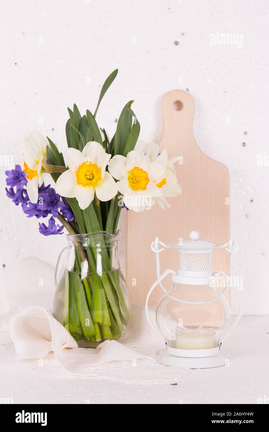 Still life with spring flowers hi-res stock photography and images - Alamy