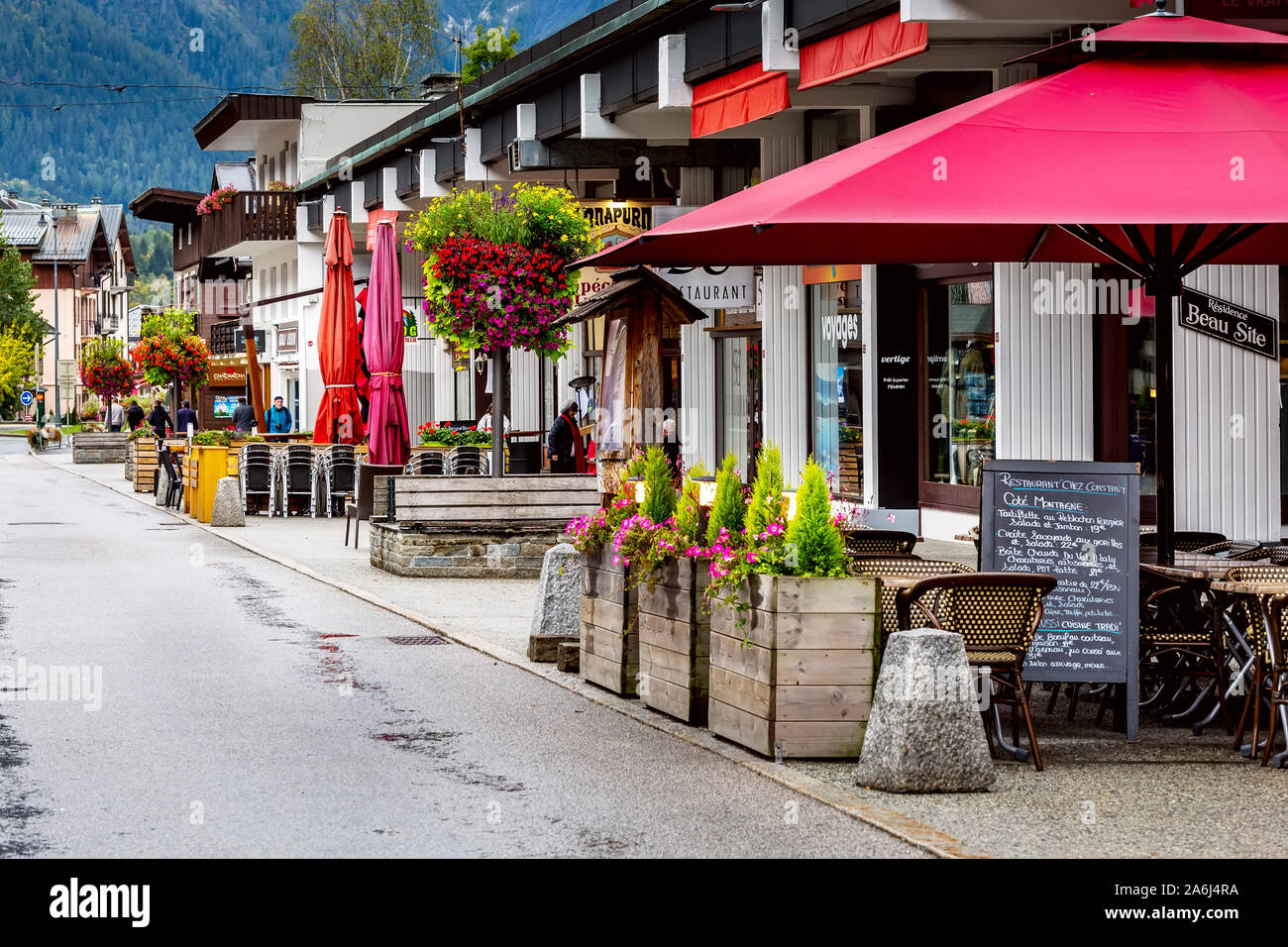 Ski cafe chamonix french alps hi-res stock photography and images - Alamy