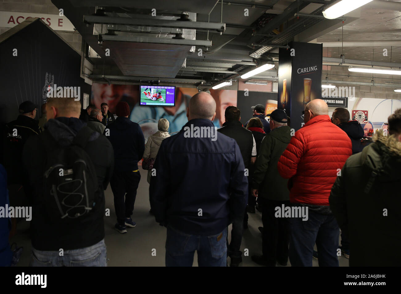 Swansea, UK. 27th Oct, 2019. Swansea city fans watch the Rugby World Cup semi final, Wales v South Africa on tv before the game. EFL Skybet championship match, Swansea city v Cardiff city at the Liberty Stadium in Swansea, South Wales on Sunday 27th October 2019. this image may only be used for Editorial purposes. Editorial use only, license required for commercial use. No use in betting, games or a single club/league/player publications. pic by Andrew Orchard/Andrew Orchard sports photography/Alamy Live news Credit: Andrew Orchard sports photography/Alamy Live News - Stock Image