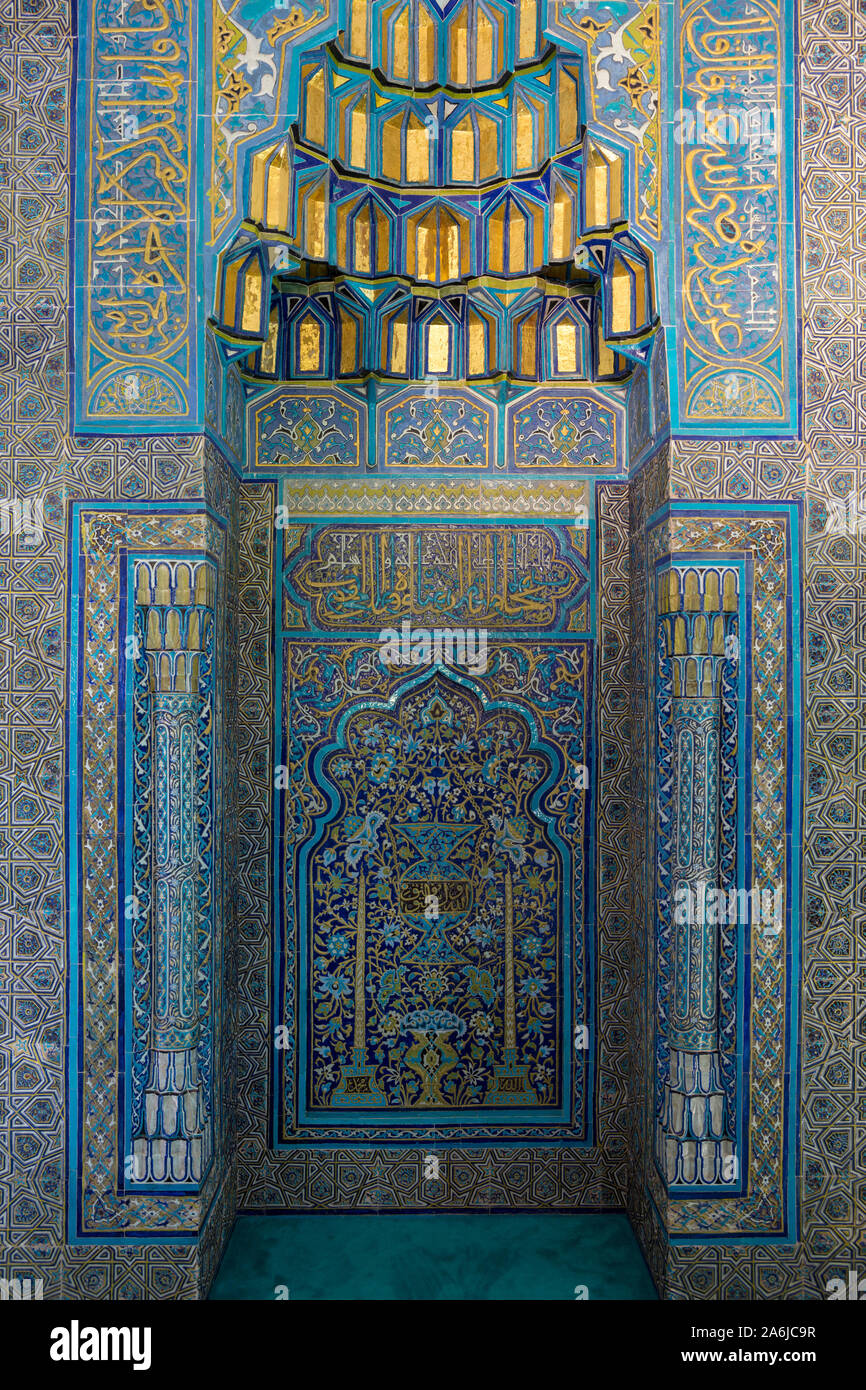 tiled mihrab, Yeshil Turbe, Bursa, Turkey Stock Photo