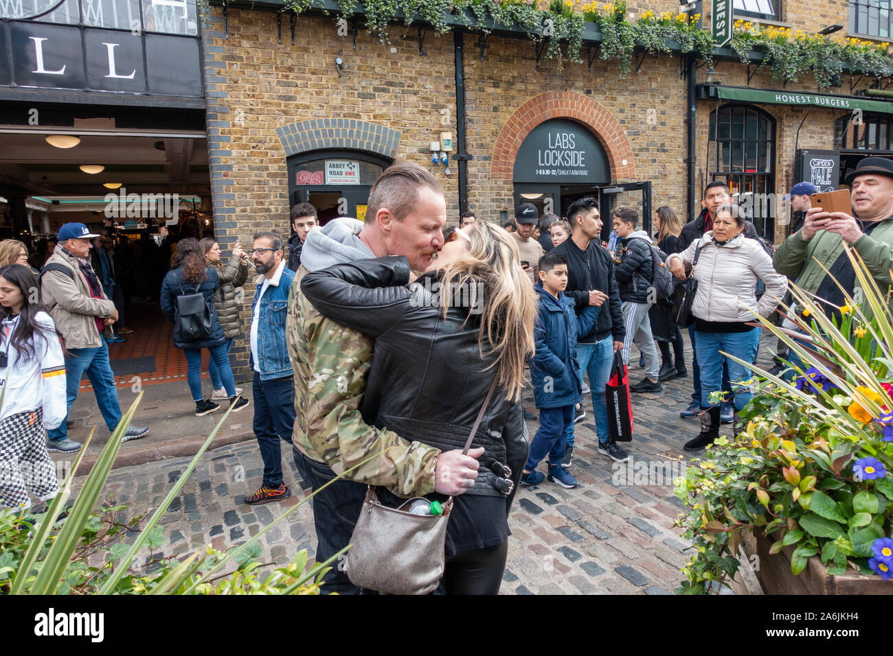 Snogging hires stock photography and images Alamy