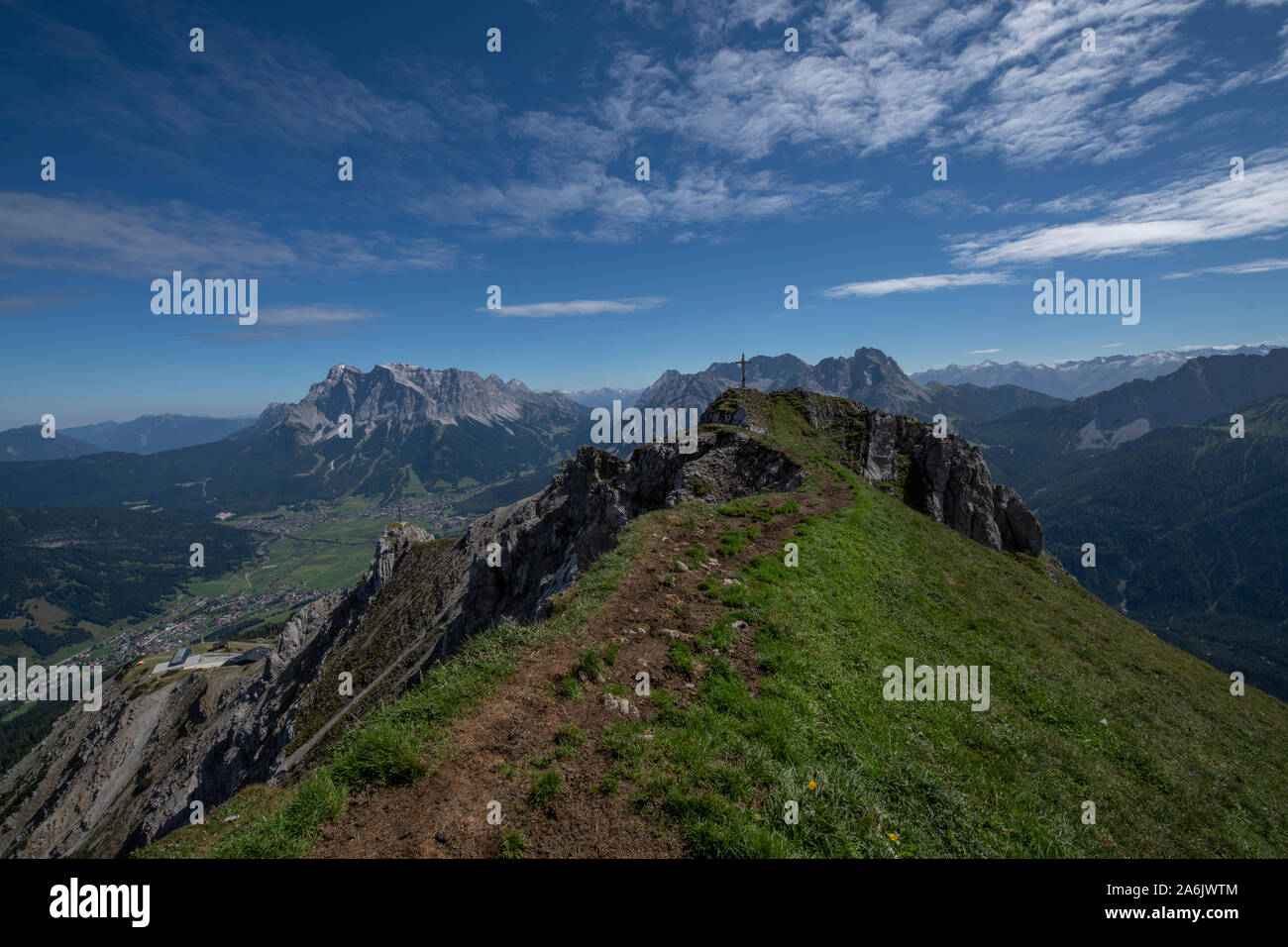 The knife edge ridge of the Grubigstein, Lermoos, the Zugspitze Arena ...