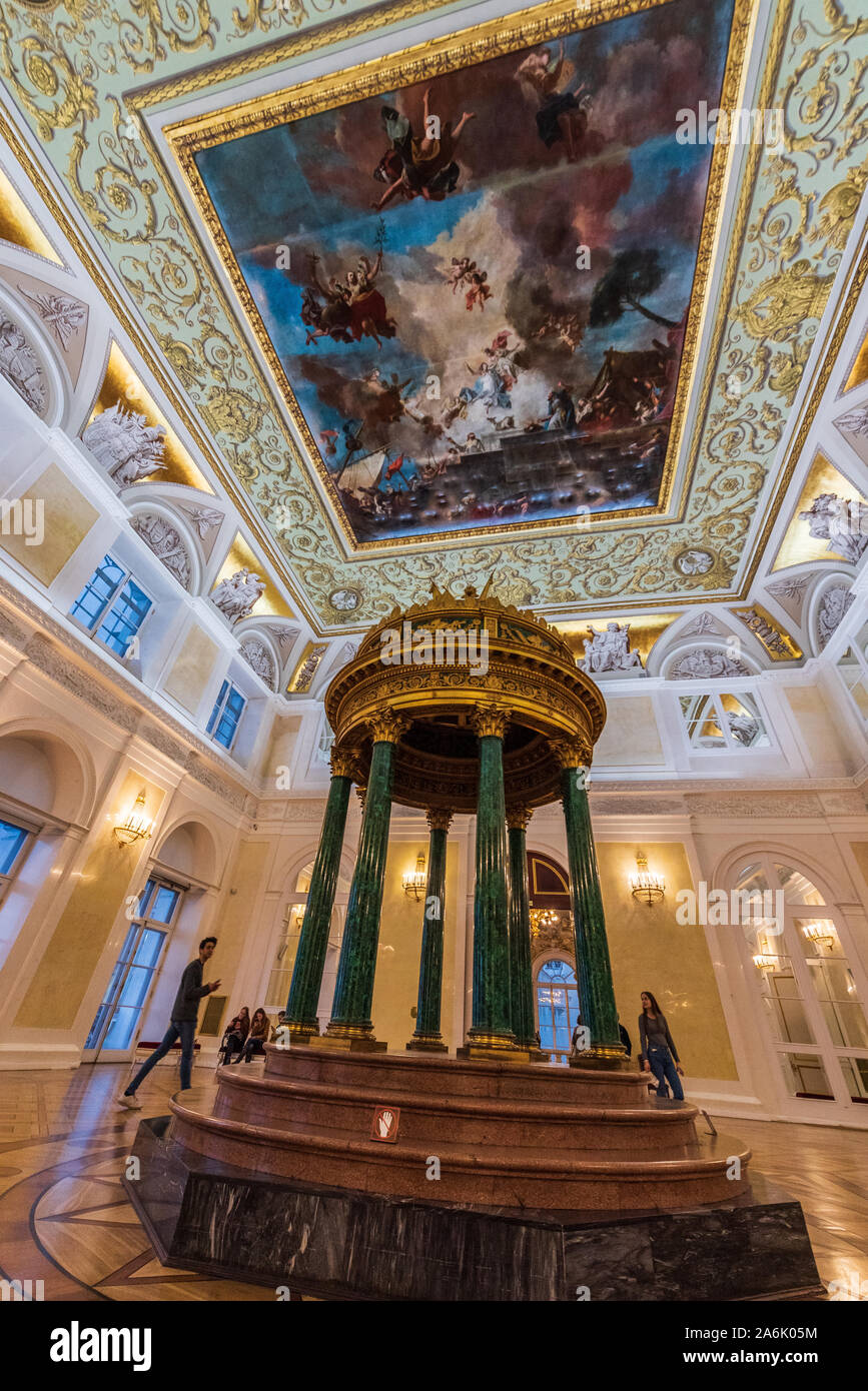 Russia , St Petersburg , Hermitage Museum Winter Palace , Kiosque or round pergola with Malachite columns or pillars Stock Photo
