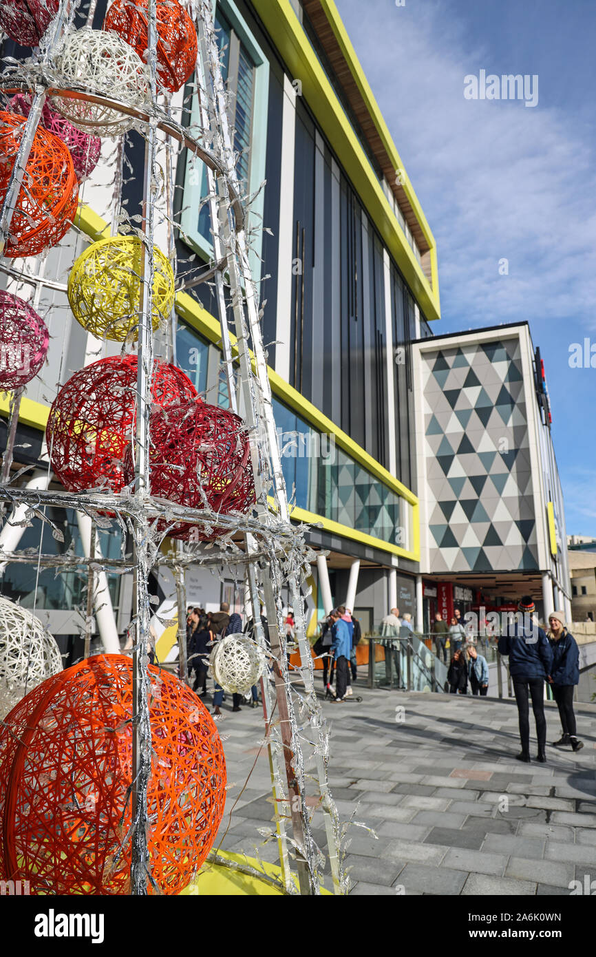 The Barcode leisure Centre at Drake’s Circus in the city centre of Plymouth includes a Cineworld multiplex and has a decorative tree in place ready fo Stock Photo