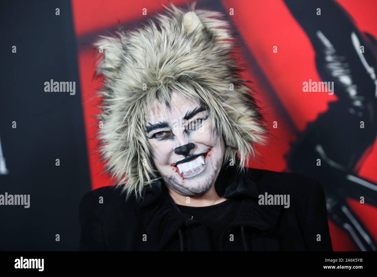 Hollywood, USA. 26th Oct, 2019. HOLLYWOOD, LOS ANGELES, CALIFORNIA, USA - OCTOBER 26: Actress Kathy Bates arrives at FX's 'American Horror Story' 100th Episode Celebration held at the Hollywood Forever Cemetery on October 26, 2019 in Hollywood, Los Angeles, California, USA. (Photo by Xavier Collin/Image Press Agency) Credit: Image Press Agency/Alamy Live News Stock Photo