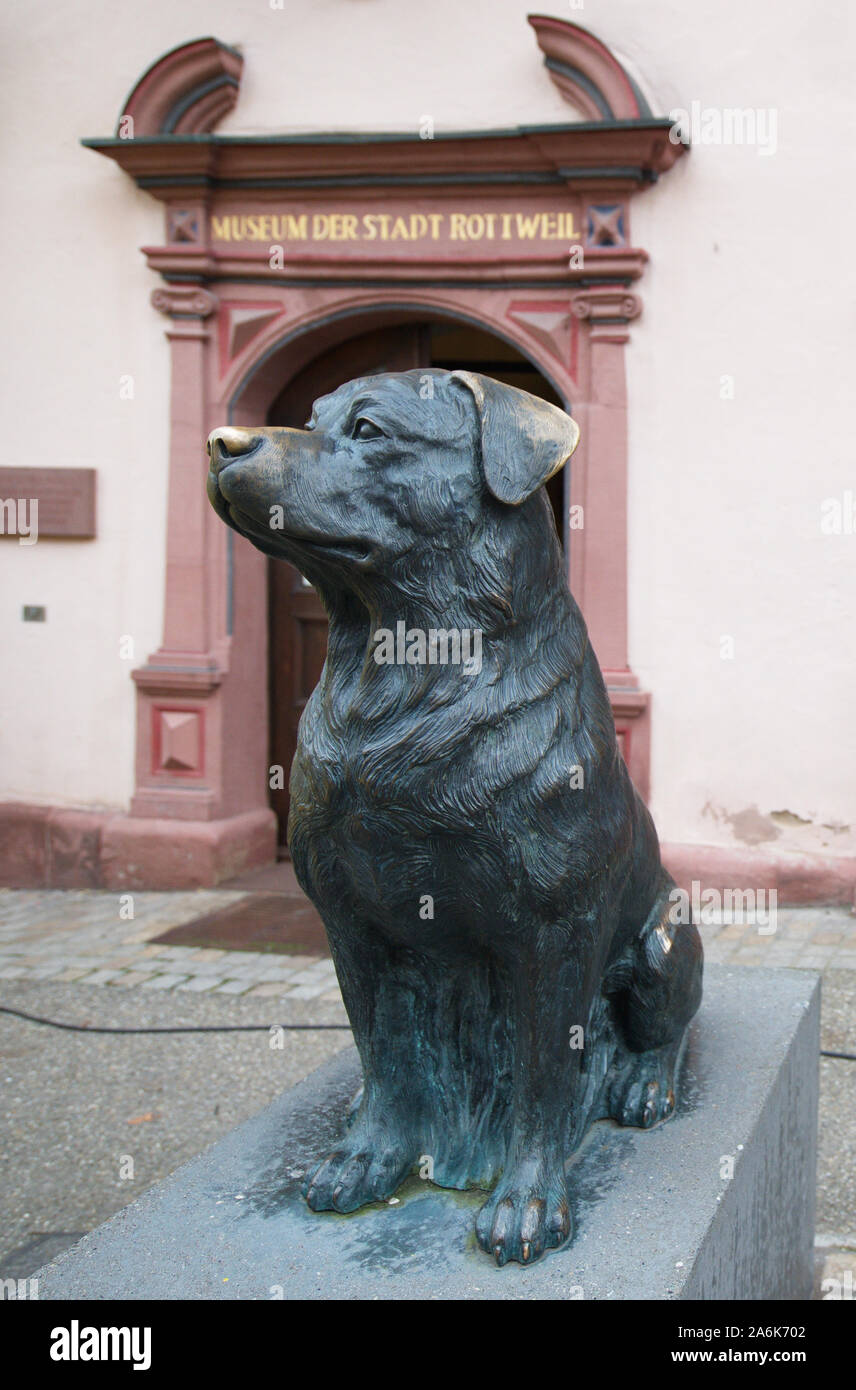 Rottweil, Germany. 27th Oct, 2019. A Rottweiler statue stands in front ...