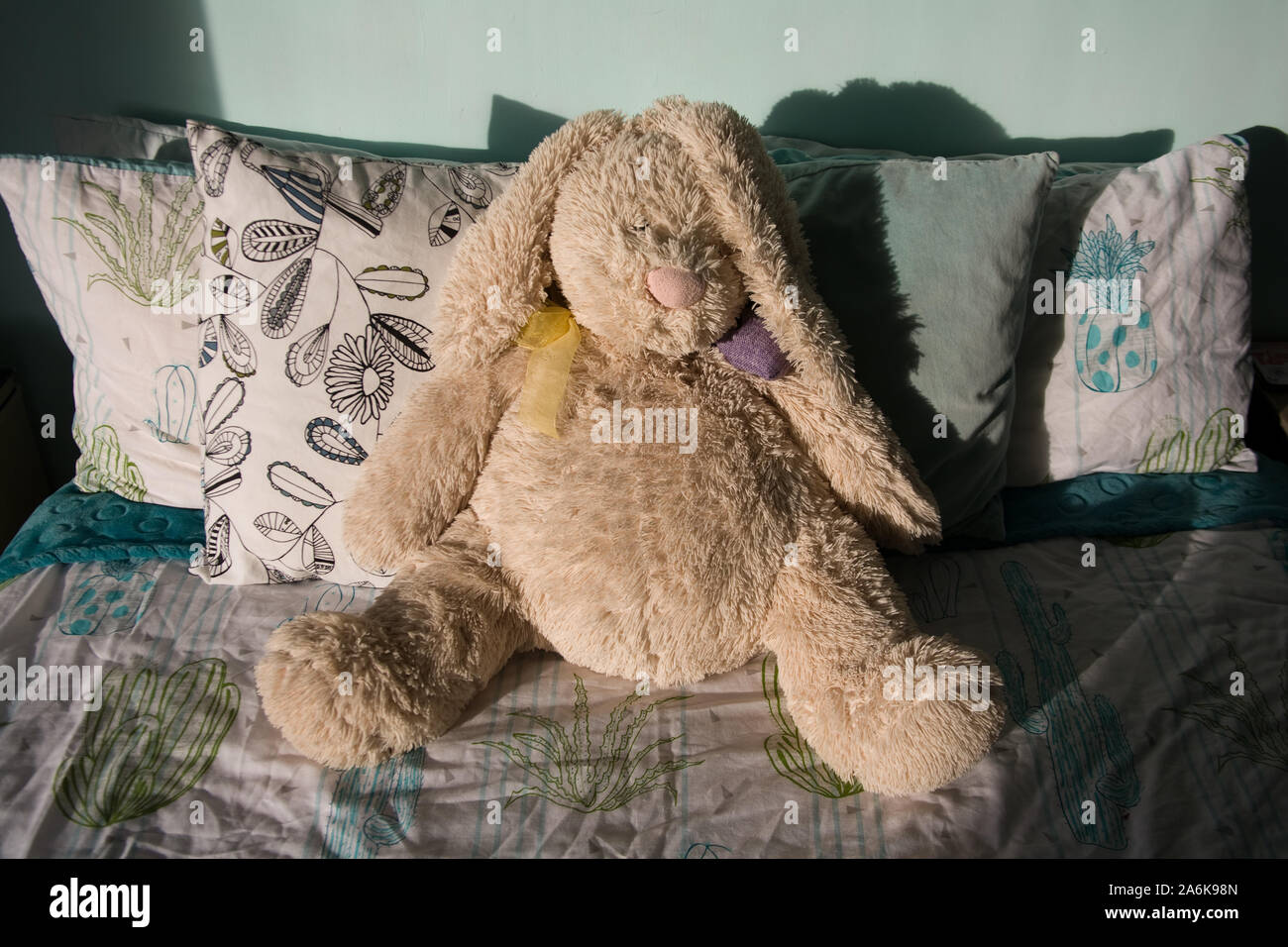 Propped up bed hires stock photography and images Alamy