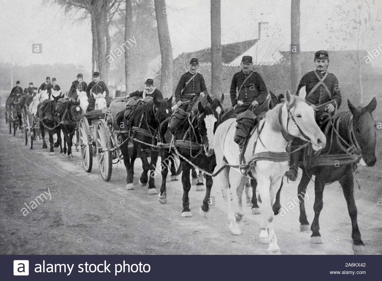 WW1 Belgian artillery heading to Nieuport Belgium, vintage photograph from 1914 Stock Photo