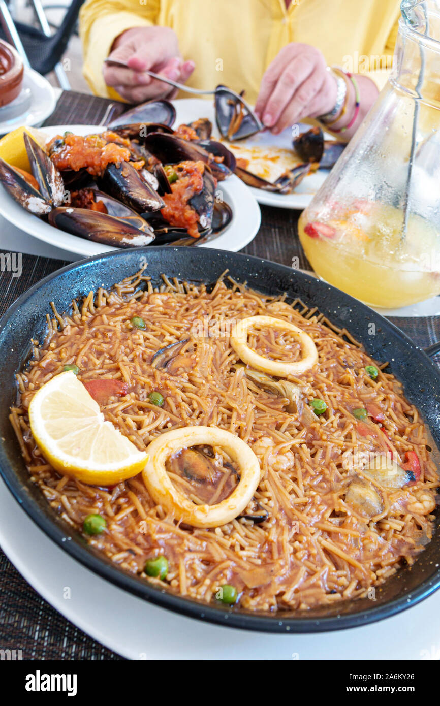 Noodle paella white sangria hires stock photography and images Alamy