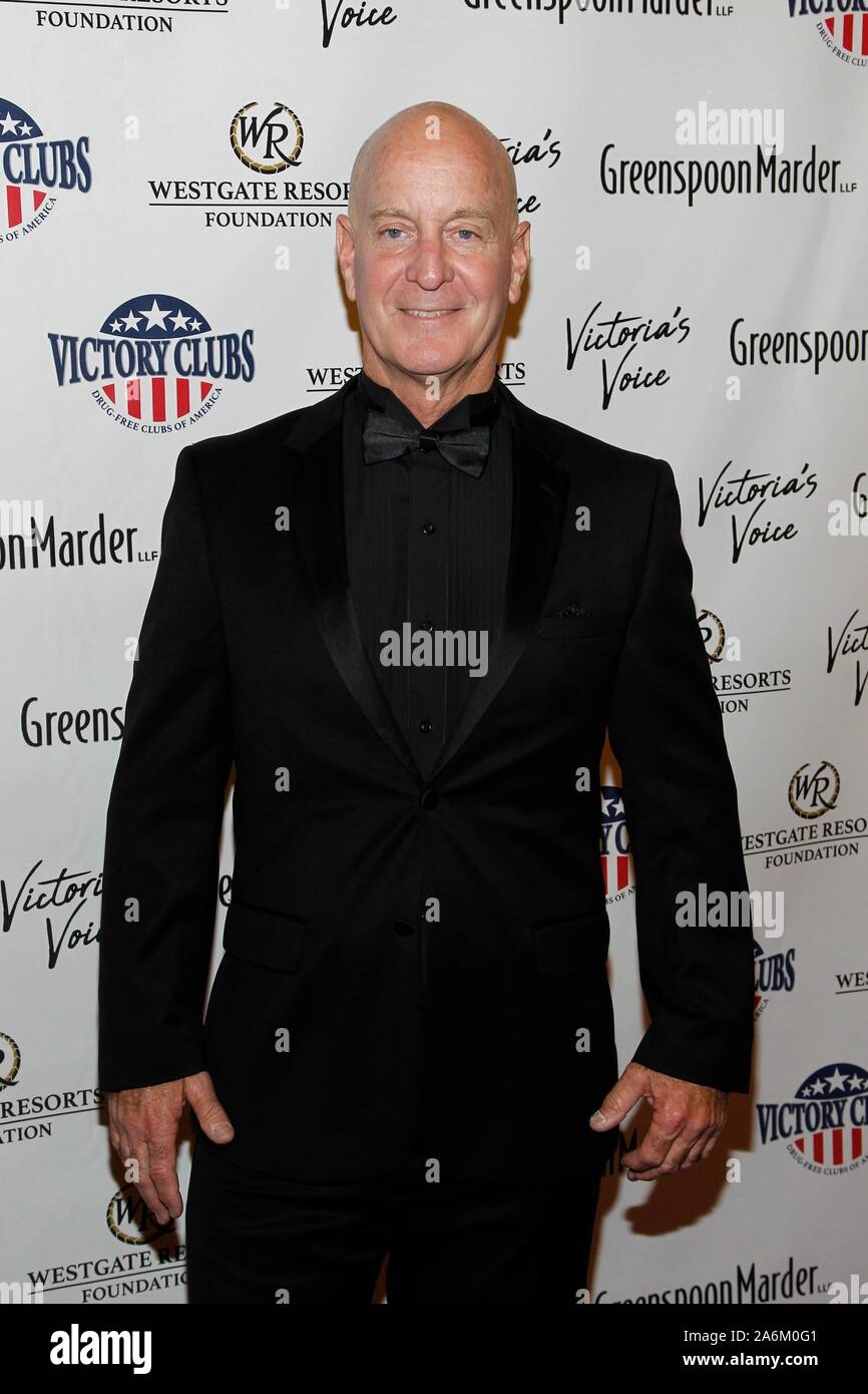 Steven Cederquist at arrivals for Victoria Siegel Foundation and