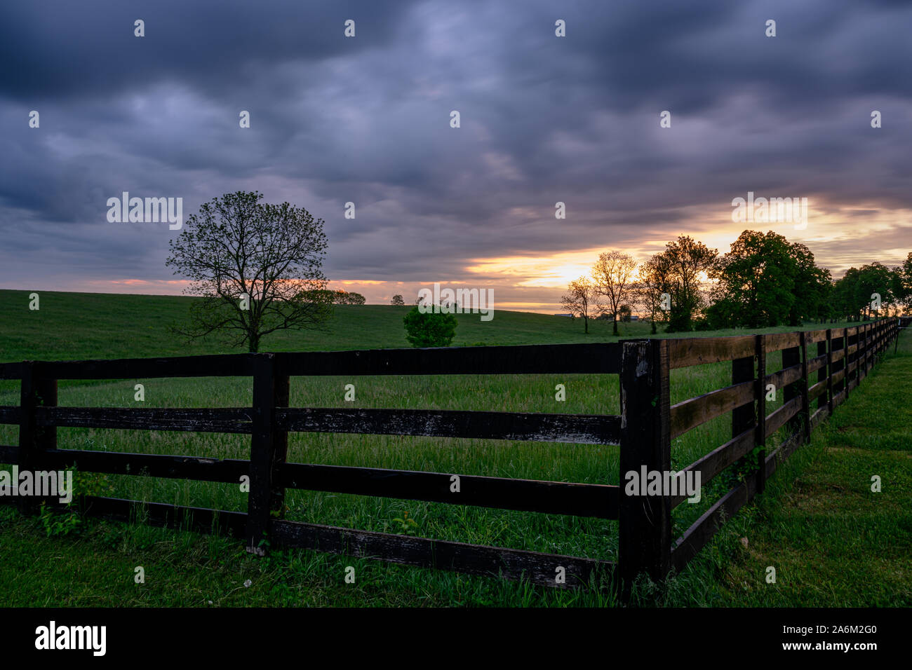 Sun Rising Over Fence Corner of the fence hi-res stock photography and images - Alamy