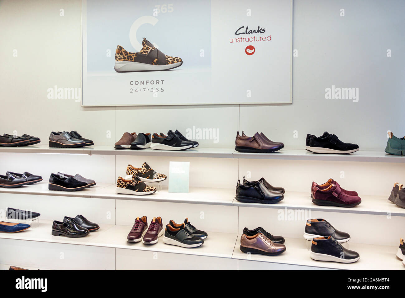 the clarks shoe store