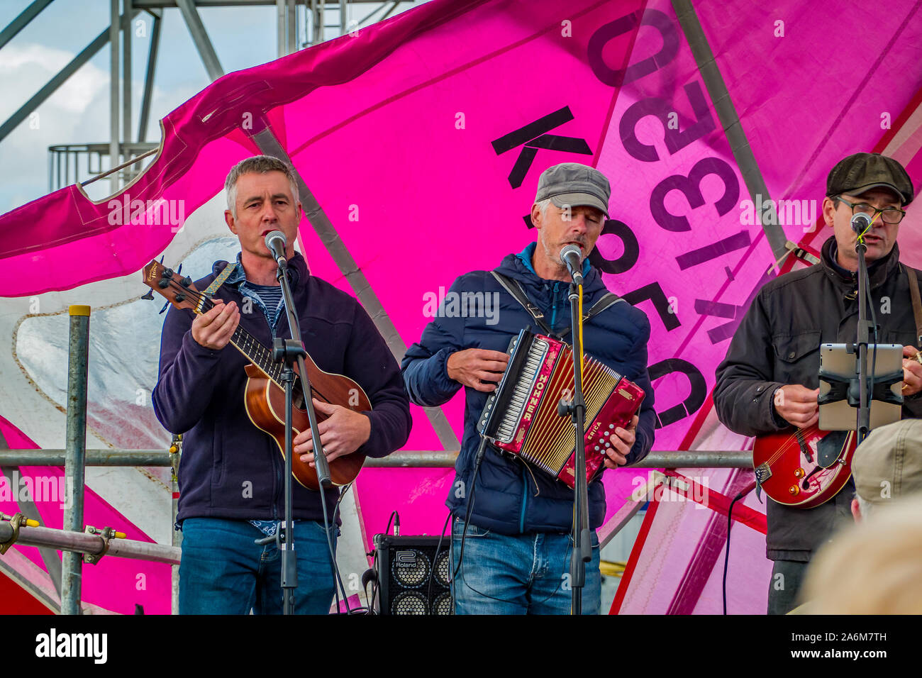 Sea shanty yarmouth hires stock photography and images Alamy